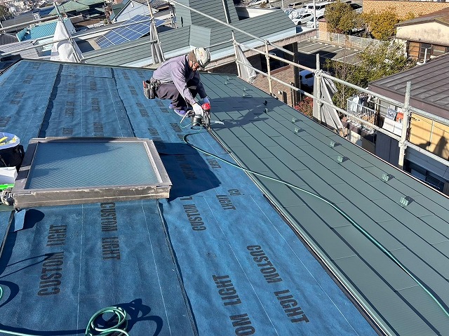 甲府市　屋根カバー工事